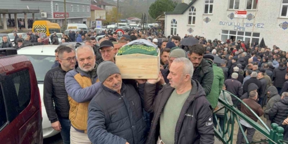 Kolunu silaj makinesine kaptırarak ölen çocuk toprağa verildi