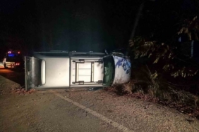 Kontrolden çıkan pikap PTS direğine çarptı