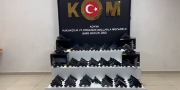 Konya Polisinden kaçak silah operasyonu: 100 tabanca ele geçirildi