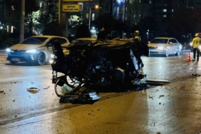 Konya’da ağaca çarpan otomobilden fırlayan yolcu kurtarılamadı