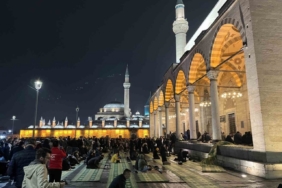 Konya’da Regaib Kandili’nde eller semaya açıldı