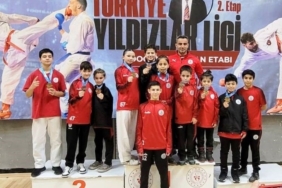 Körfezli karatecilere Sakarya’da 13 madalya