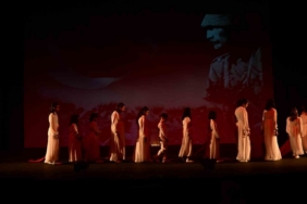 Koruma altındaki çocuklardan duygulandıran performans: "Harman yeri 1915" Erzurum’da sahnelendi