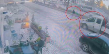 Koşarak karşıya geçen çocuk saniyelerle ölümden döndü