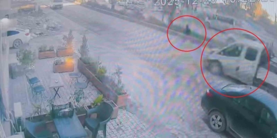 Koşarak karşıya geçen çocuk saniyelerle ölümden döndü