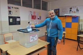 Kosova halkı erken seçimler için sandık başında