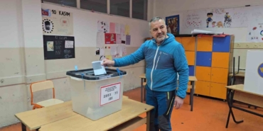 Kosova halkı erken seçimler için sandık başında