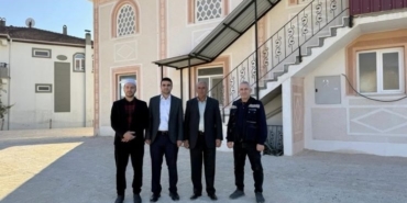 Köy camii bahçesinde parke taşı ve çevre düzenlemesi tamamlandı