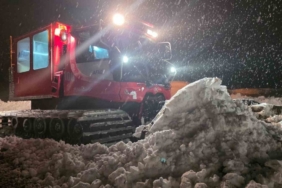 Köyde mahsur kalan tansiyon hastası, 5 saatlik mücadeleyle hastaneye ulaştırıldı