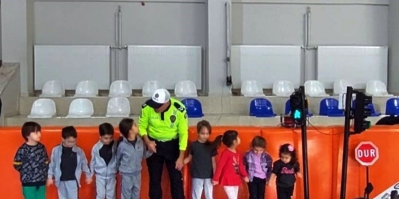 Kütahya İl Emniyeti’nden Simav’da trafik eğitimi ve bilgilendirme faaliyetleri