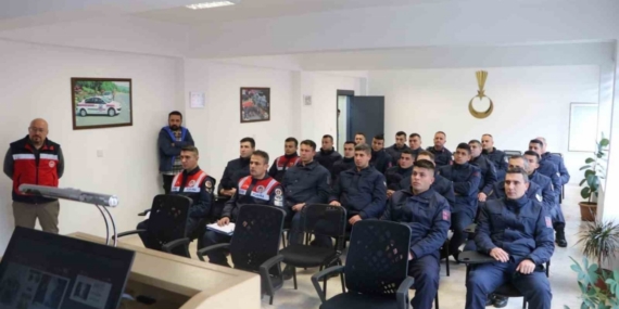 Kütahya Jandarma Komutanlığı personeline belgesiz hayvan hareketleri eğitimi