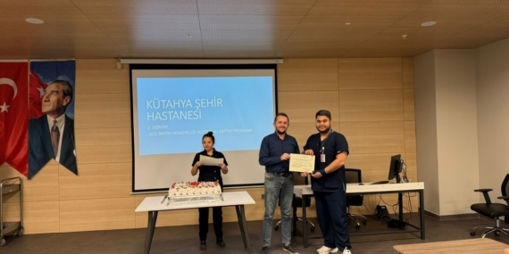 Kütahya Şehir Hastanesi’nde ’Acil Bakım Hemşireliği Eğitimi’ tamamlandı