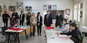 Kütahya Valisi Işın: "Özel bireylerin mesleki beceriler kazanması ve üretime katılması büyük önem taşıyor"