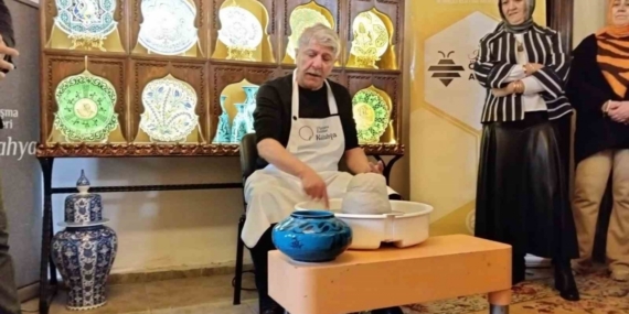 Kütahya’da "Kadim Kültür: Çinicilik" başlıklı etkinlik düzenlendi