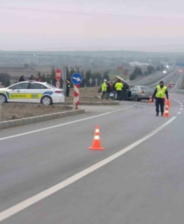 Kütahya’da otomobil ile traktör çarpıştı: 2 yaralı