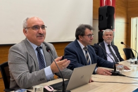 Kütahya’da "Papa’nın Türkiye Ziyareti ve Düşündürdükleri" konulu panel düzenlendi