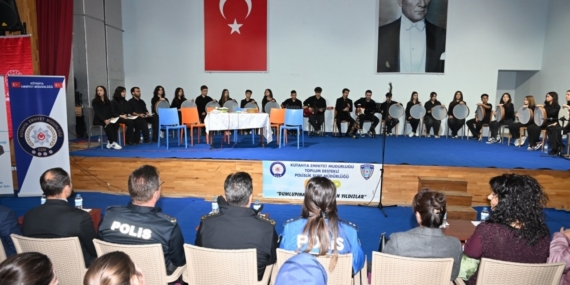 Kütahya’da parlayan yıldızlar sahne aldı