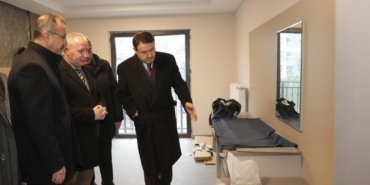 Kütahya’da yapımı devam eden öğretmenevine inceleme