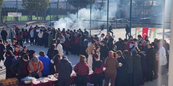 Kütahya’daki okullarda Filistin’e destek amacıyla düzenlenen Hayır Çarşısı etkinlikleri devam ediyor