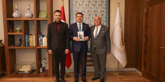 Kütahyalı "Şeref Usta" kitabının geliri çıraklara bağışlanacak