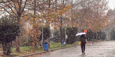 Lapa lapa yağdı, aniden bitti: Kampüste kar sadece 5 dakika sürdü