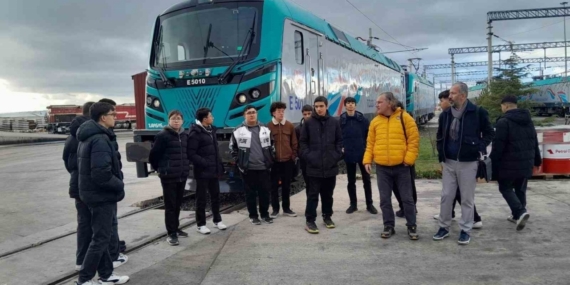 Lise öğrencilerden yerli üretime teknoloji odaklı ziyaret