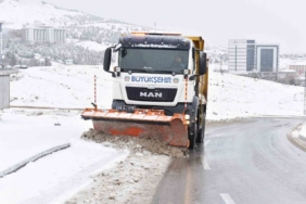 Malatya Büyükşehir Belediyesi’nden yoğun kar mesaisi
