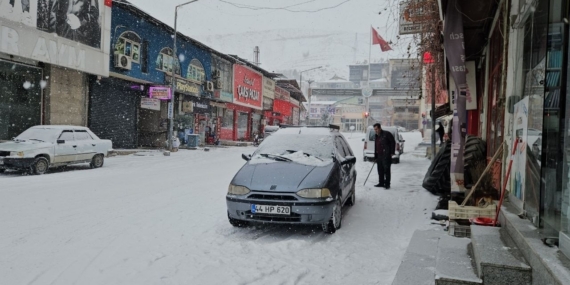 Malatya’da kar yağışı etkili oluyor