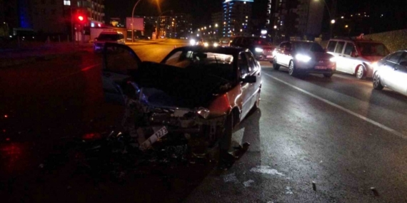 Malatya’da tır ile otomobil çarpıştı: 3 yaralı