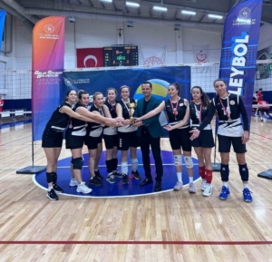 Manisa GSB Kadın Voleybol Takımı Türkiye ikincisi oldu