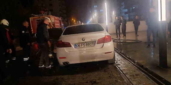 Mardin’de lüks otomobil alev alev yandı