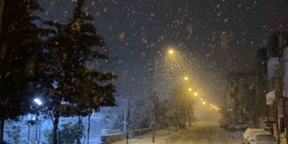 Mardin’de mevsimin ilk karı yağdı