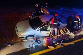 Mardin’de şarampole devrilen otomobilde 2 kişi yaralandı