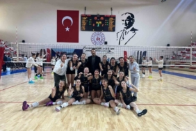Melahat Ünügür Ortaokulu, Voleybol Yıldız Kız kategorisinde finalde