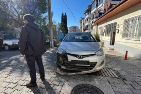 Menteşe’de otomobil ile motosiklet çarpıştı: 2 yaralı