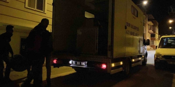 Merdivenlerden düştüğü iddia edilen adam hayatını kaybetti