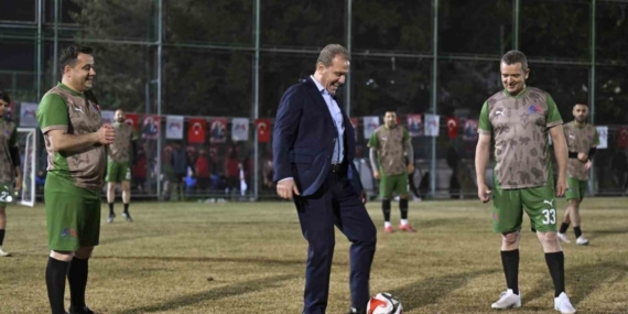 Mersin Büyükşehir Belediyesinin birimler arası futbol turnuvasına start verildi