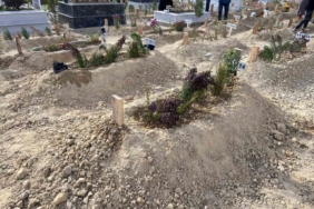 Mersin’de komşusu tarafından öldürülen anne ve oğlu toprağa verildi