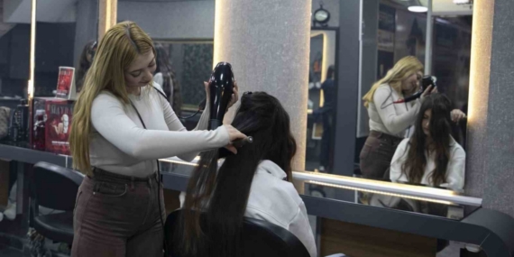 Mersin’de MERCEK ile kadınlar mesleğe adım atıyor