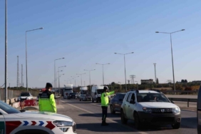 Mersin’de otoyollarda trafik denetimleri aralıksız sürüyor