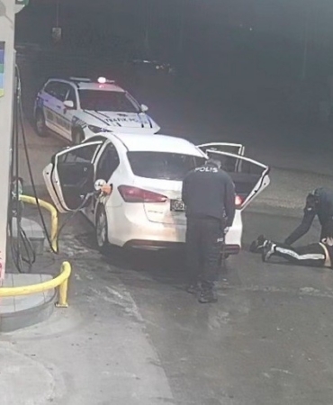 Mersin’deki yaklaşık 900 bin dolarlık gasp zanlıları Adana’da yakalandı