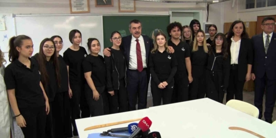 Milli Eğitim Bakanı Tekin: "Karar alma mekanizmalarımızı sağlıklı, demokratik, özgürlükçü bir perspektifle yürütmeye çalışıyoruz"