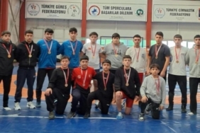 Minderde kıyasıya mücadele edildi