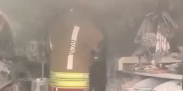 Motosiklet tamirhanesinde çıkan yangın söndürüldü