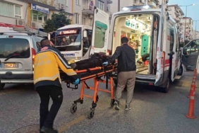 Motosikletle otomobil çarpıştı: 1 yaralı