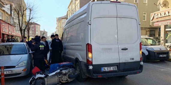 Motosikletten düşen kurye yaralandı