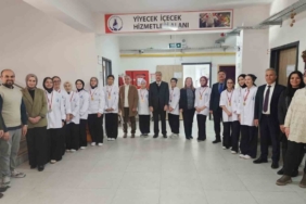 Müdür Yılmaz, uluslararası yemek yarışmasında dereceye giren öğrencileri ziyaret etti