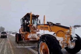 Mudurnu’da karla mücadele çalışmaları aralıksız sürüyor