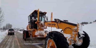 Mudurnu’da karla mücadele çalışmaları aralıksız sürüyor