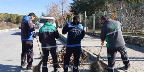 Muğla Büyükşehir’den 13 ilçede çevre temizliği seferberliği